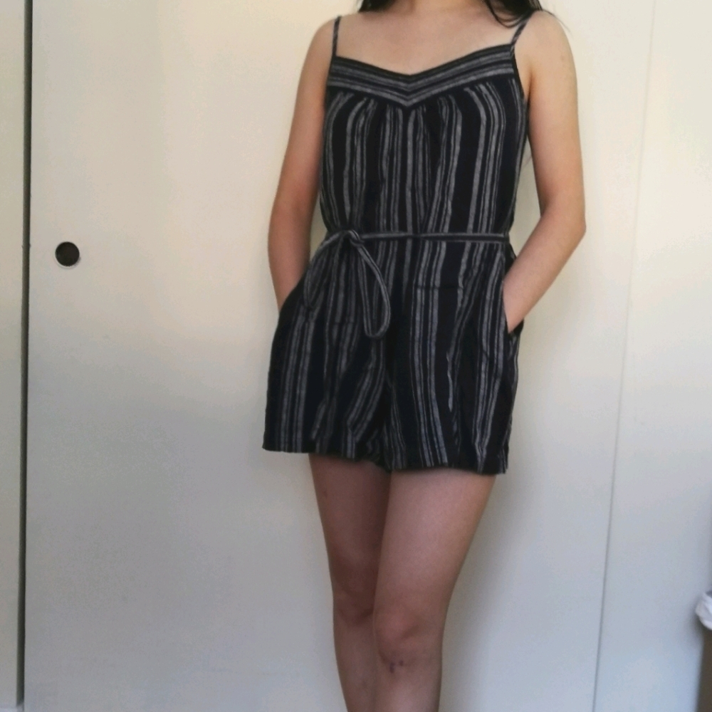 💛2/$30 Blue linen romper